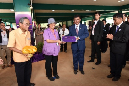 Sirindhorn with Hang Chuon Naron open Solar in Cambodia